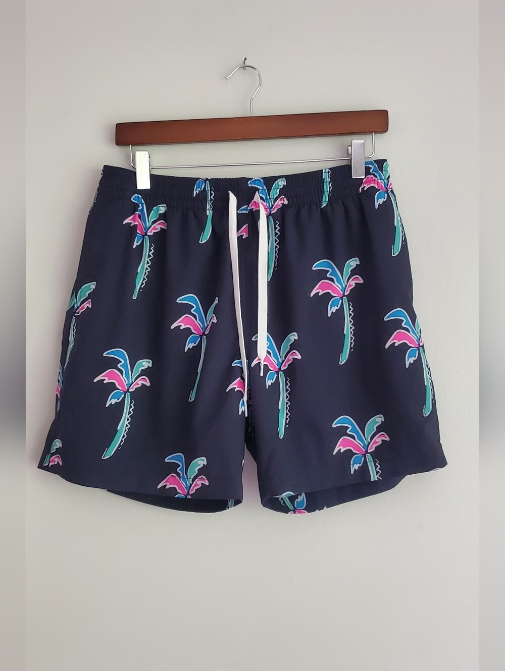 Chubbies Navy Swim Trunks with Teal & Pink Palm Print Size Large 5.5 Inseam
